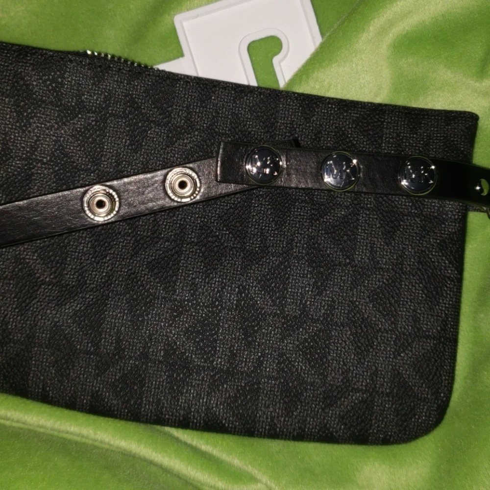 Michael Kors Belt - Picture 5 of 6